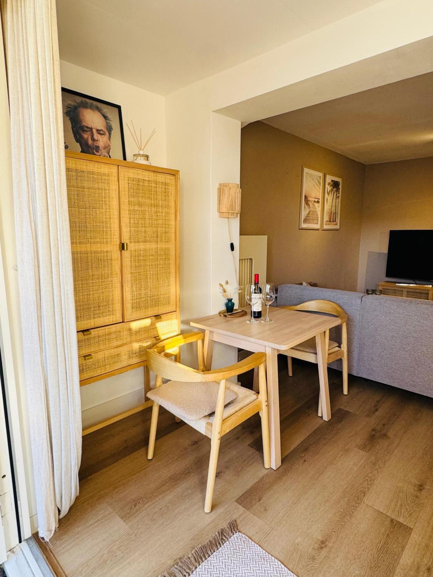 شقة Hello Noordwijk - Souterrain Hoogwakersbosstraat 6 المظهر الخارجي الصورة
