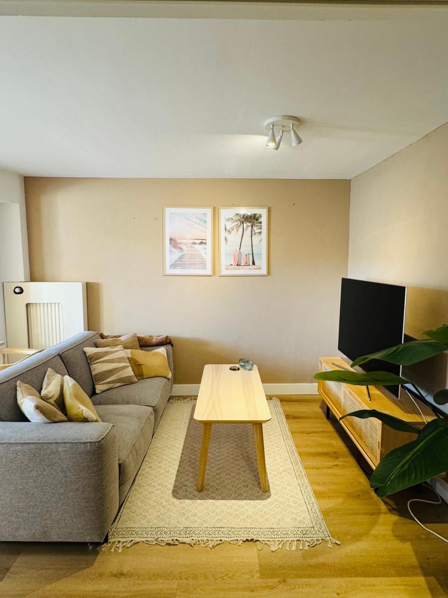 شقة Hello Noordwijk - Souterrain Hoogwakersbosstraat 6 المظهر الخارجي الصورة